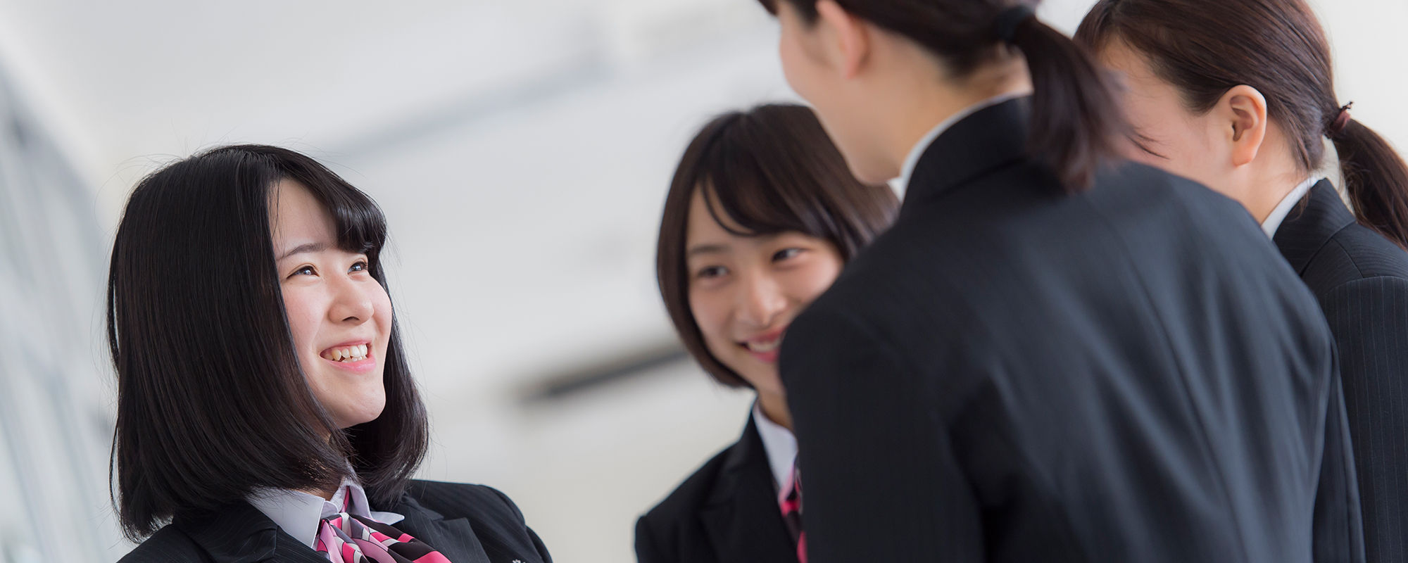 失敗したくない免許証の写真 キレイに写るコツ 職員ブログ 上池自動車学校 浜松市で自動車運転免許をとるなら 浜松のまちなか教習